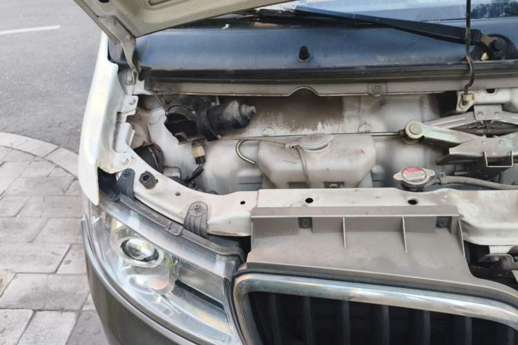 Used Jinbei Hiace X30 2021 1.5L Wealthy Edition Bus China VI Standard SWC15M Engine Bay Right