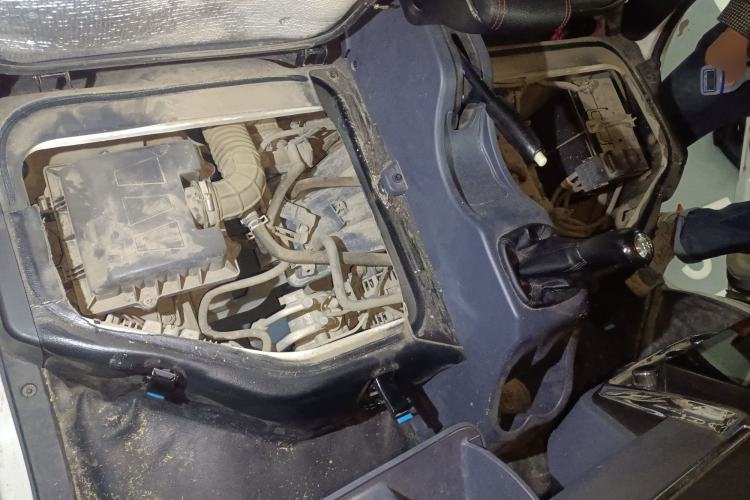 Used Jinbei Hiace X30 2021 1.5L Wealthy Van China VI Standard SWC15M Engine Bay