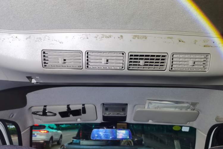 Used Jinbei Hiace X30 2021 1.5L Comfort-Grade Central Air-Conditioned Bus China VI Standard SWC15M Headliner