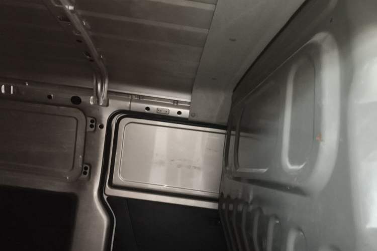Used Jinbei Hiace X30 2021 1.5L Standard Version Air-Conditioner-Free Van China VI Emission Standard SWC15M Headliner