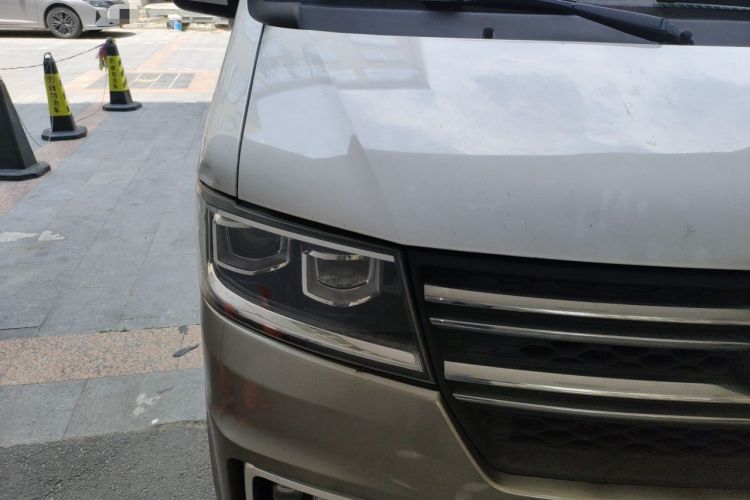 Used Jinbei Hiace X30 2021 1.5L Comfort Plus Central Air-Conditioned Van China VI Standard SWC15M Right Front Headlight