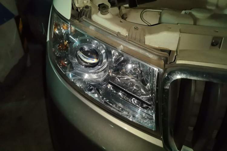 Used Jinbei Hiace X30 2021 1.5L Wealthy Single-Steaming Air-Conditioned Version Bus China VI Standard SWC15M Right Front Headlight