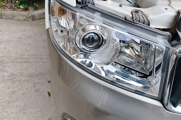 Used Jinbei Hiace X30 2021 1.5L Wealthy Edition Bus China VI Standard SWC15M Right Front Headlight