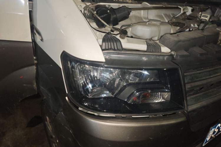 Used Jinbei Hiace X30 2021 1.5L Comfort Model Air-Conditioner-Free Version National VI Standard SWC15M Bus Right Front Headlight