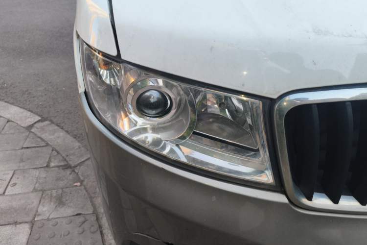 Used Jinbei Hiace X30 2021 1.5L Wealthy Edition Bus China VI Standard SWC15M Right Front Headlight