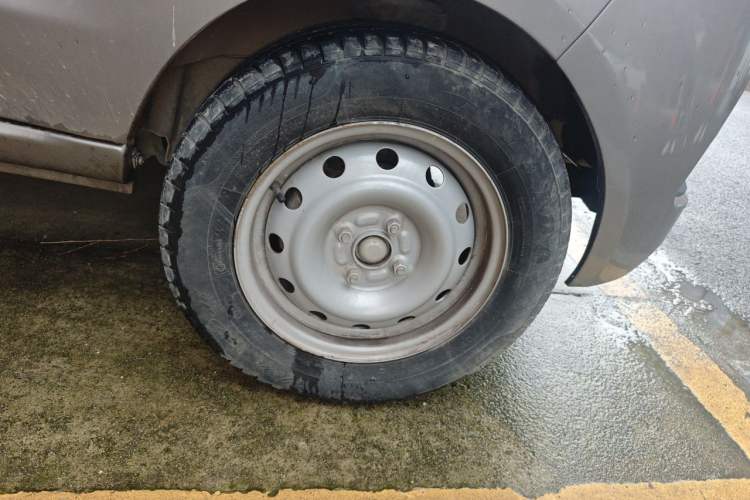 Used Jinbei Hiace X30 2021 1.5L Wealthy Single-Steaming Air-Conditioned Van China VI Standard SWC15M Right Front Wheel Hub