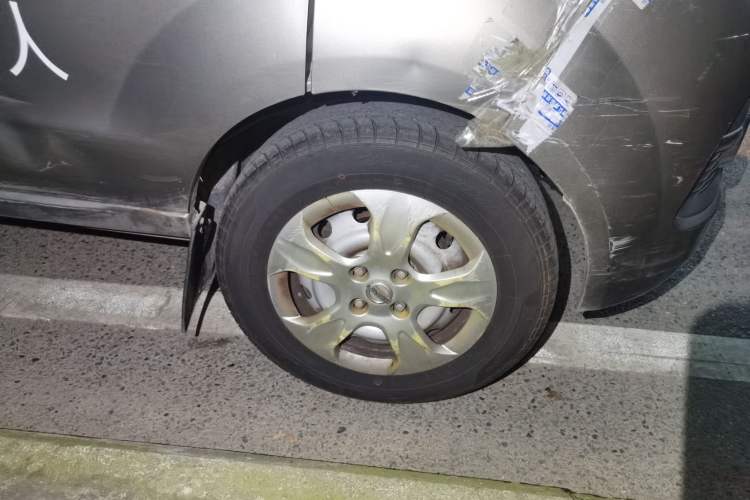 Used Jinbei Hiace X30 2021 1.5L Comfort-Grade Central Air-Conditioned Bus China VI Standard SWC15M Right Front Wheel Hub