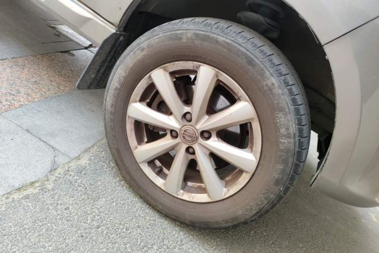 Used Jinbei Hiace X30 2021 1.5L Comfort Plus Central Air-Conditioned Van China VI Standard SWC15M Right Front Wheel Hub
