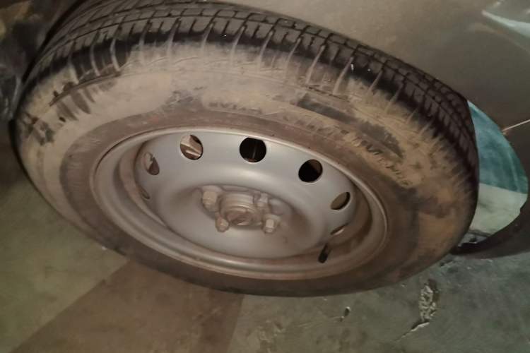 Used Jinbei Hiace X30 2021 1.5L Wealthy Single-Steaming Air-Conditioned Version Bus China VI Standard SWC15M Right Front Wheel Hub