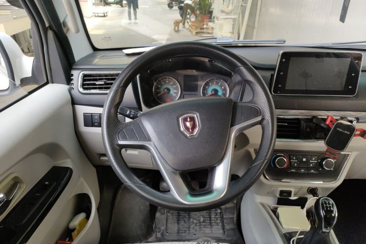 Used Jinbei Hiace X30 2021 1.5L Comfort Plus Central Air-Conditioned Van China VI Standard SWC15M Steering Wheel
