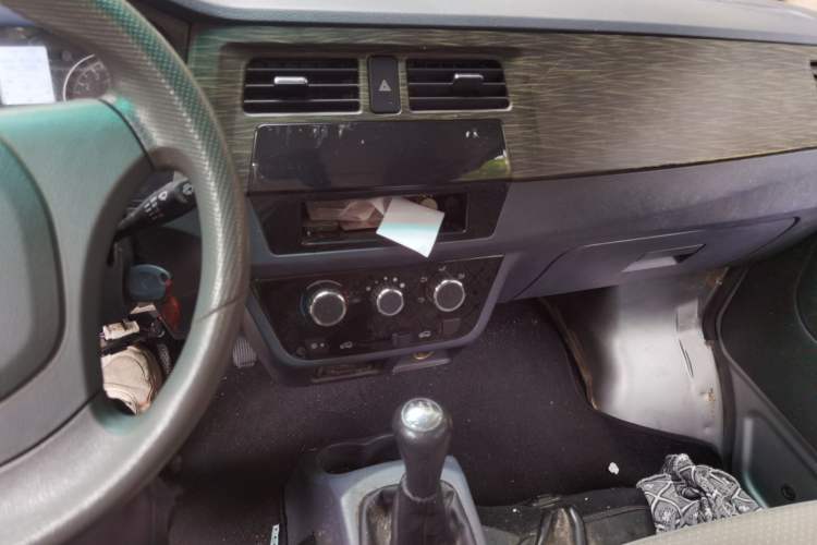 Used Jinbei Hiace X30 2021 1.5L Wealthy Edition Bus China VI Standard SWC15M Audio And AC Panel