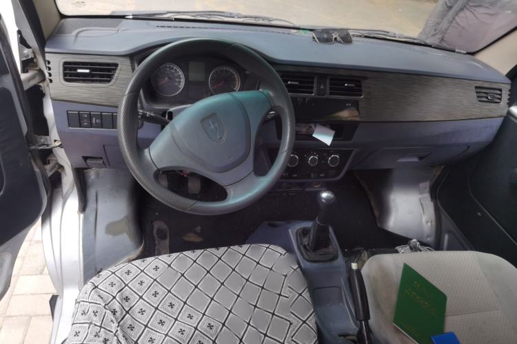 Used Jinbei Hiace X30 2021 1.5L Wealthy Edition Bus China VI Standard SWC15M Center Console