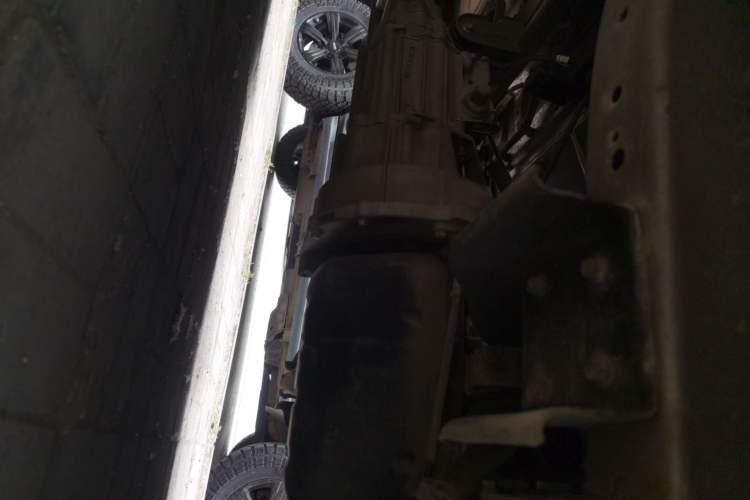 Used Jinbei Hiace X30 2021 1.5L Wealthy Edition Bus China VI Standard SWC15M Chassis Front Right