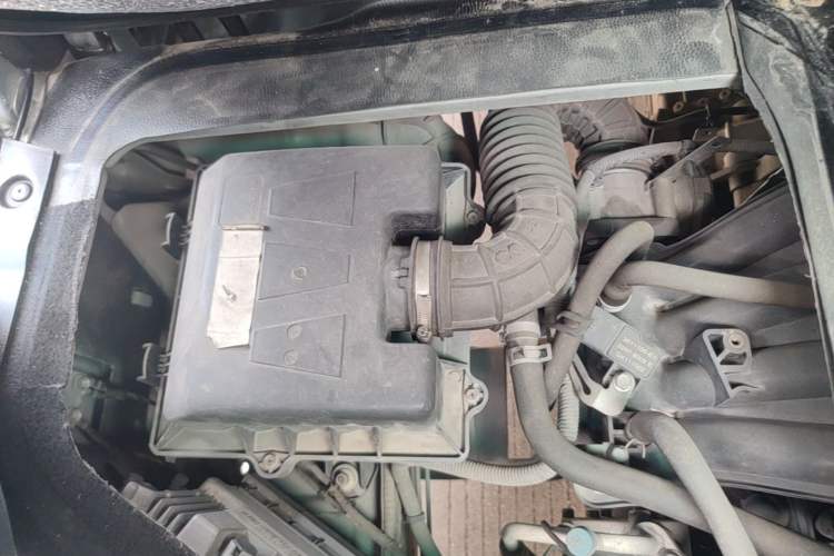 Used Jinbei Hiace X30 2021 1.5L Standard Version Air-Conditioning-Free Bus China VI Emission Standard SWC15M Engine Bay Right