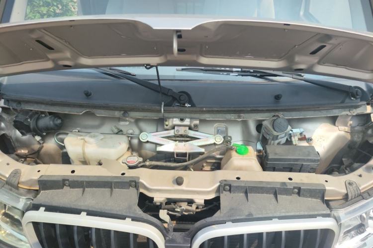 Used Jinbei Hiace X30 2021 1.5L Standard-Grade Central Air-Conditioned Van China VI Emission Standard SWC15M Engine Bay