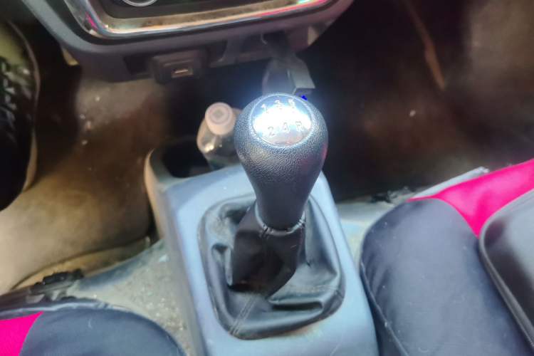 Used Jinbei Hiace X30 2021 1.5L Comfort Model Base Version (No Air Conditioning) Van China VI Standard SWC15M Gear Lever