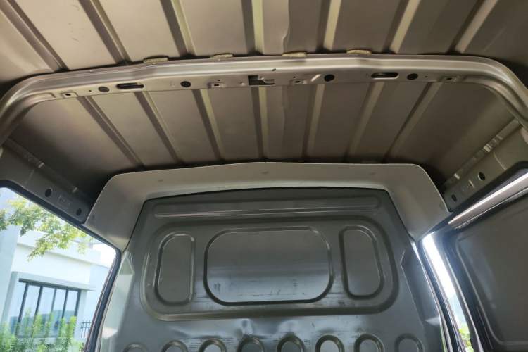 Used Jinbei Hiace X30 2021 1.5L Standard-Grade Central Air-Conditioned Van China VI Emission Standard SWC15M Headliner