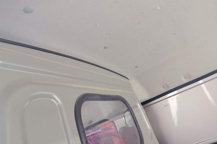 Used Jinbei Hiace X30 2021 1.5L Comfort Model Base Version (No Air Conditioning) Van China VI Standard SWC15M Headliner