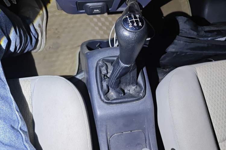 Used Jinbei Hiace X30 2021 1.5L Comfort-Grade Central Air-Conditioned Bus China VI Standard SWC15M Gear Lever