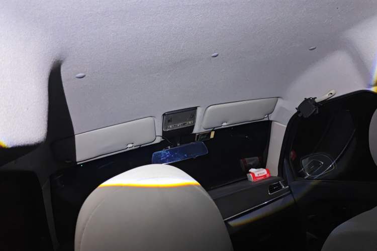 Used Jinbei Hiace X30 2021 1.5L Comfort-Grade Central Air-Conditioned Bus China VI Standard SWC15M Headliner
