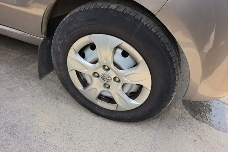 Used Jinbei Hiace X30 2021 1.5L Comfort Model Air-Conditioner-Free Version National VI Standard SWC15M Bus Right Front Wheel Hub