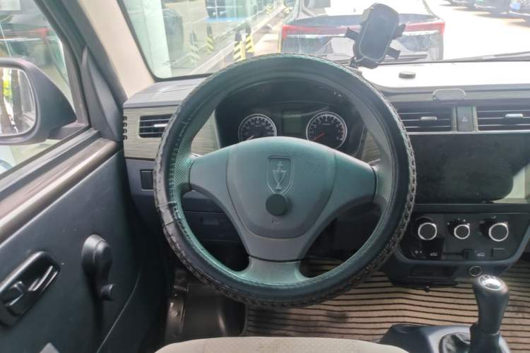 Used Jinbei Hiace X30 2021 1.5L Wealthy Single-Steaming Air-Conditioned Van China VI Standard SWC15M Steering Wheel