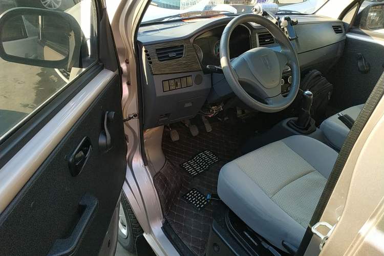 Used Jinbei Hiace X30 2021 1.5L Wealthy Edition Bus China VI Standard SWC15M Driver Seat