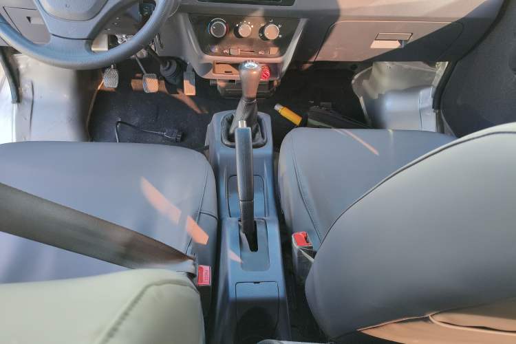 Used Jinbei Hiace X30 2021 1.5L Wealthy Single-Steaming Air-Conditioned Version Bus China VI Standard SWC15M Gear Lever