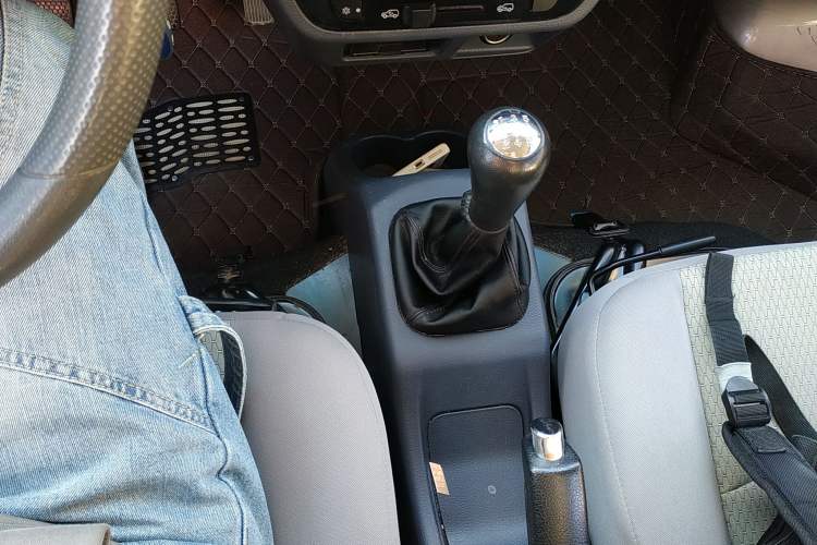 Used Jinbei Hiace X30 2021 1.5L Wealthy Edition Bus China VI Standard SWC15M Gear Lever