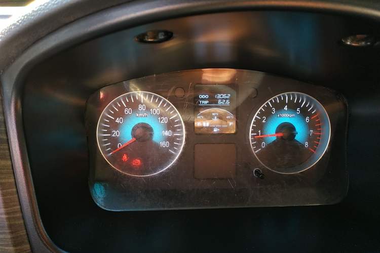 Used Jinbei Hiace X30 2021 1.5L Wealthy Edition Bus China VI Standard SWC15M Odometer Close Up