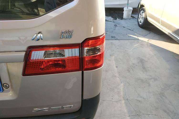 Used Jinbei Hiace X30 2021 1.5L Wealthy Edition Bus China VI Standard SWC15M Right Rear Taillight