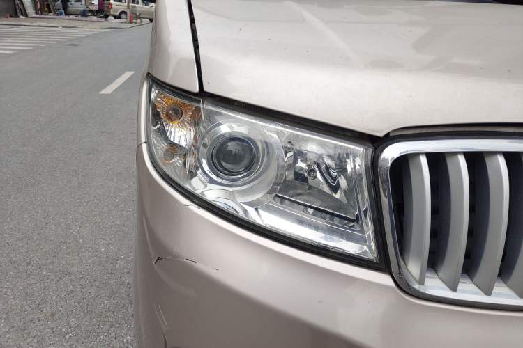 Used Jinbei Hiace X30 2021 1.5L Comfort Model Air-Conditioner-Free Version National VI Standard SWC15M Bus Right Front Headlight