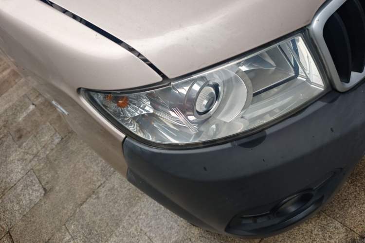 Used Jinbei Hiace X30 2021 1.5L Comfort Model Base Version (No Air Conditioning) Van China VI Standard SWC15M Right Front Headlight