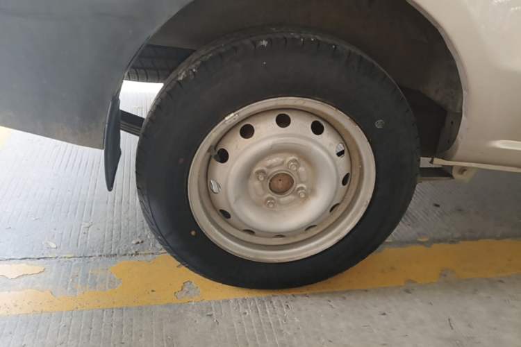 Used Jinbei Hiace X30 2021 1.5L Wealthy Edition Bus China VI Standard SWC15M Right Rear Wheel Hub
