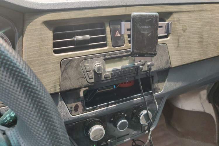 Used Jinbei Hiace X30 2021 1.5L Business-Grade Central Air-Conditioned Van China VI Emission Standard Model SWC15M Audio And AC Panel
