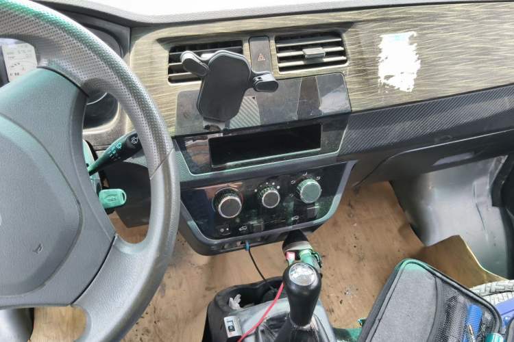 Used Jinbei Hiace X30 2021 1.5L Wealthy Edition Bus China VI Standard SWC15M Audio And AC Panel