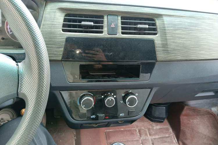 Used Jinbei Hiace X30 2021 1.5L Standard Version Air-Conditioner-Free Van China VI Emission Standard SWC15M Audio And AC Panel