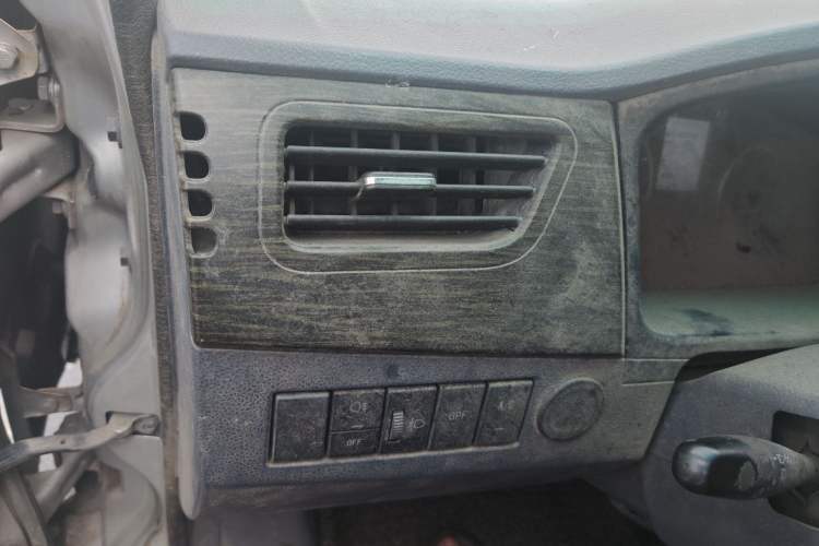Used Jinbei Hiace X30 2021 1.5L Wealthy Single-Steaming Air-Conditioned Version Bus China VI Standard SWC15M Audio And AC Panel