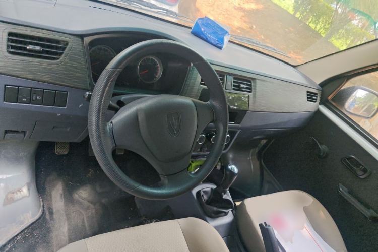 Used Jinbei Hiace X30 2021 1.5L Standard Version Air-Conditioner-Free Van China VI Emission Standard SWC15M Center Console