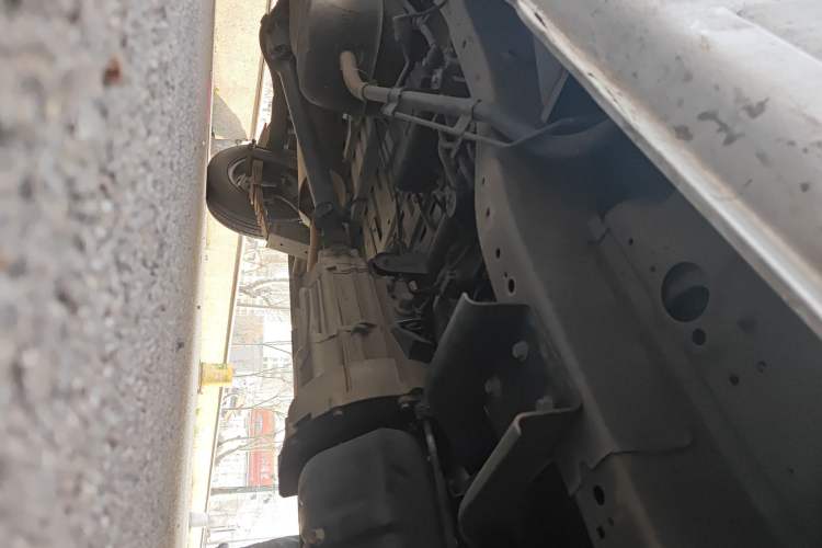 Used Jinbei Hiace X30 2021 1.5L Comfort Plus Central Air-Conditioned Van China VI Standard SWC15M Chassis Front Right