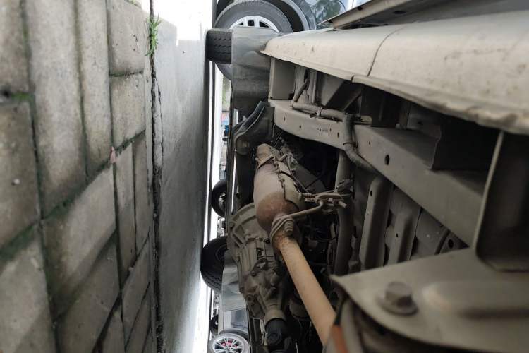 Used Jinbei Hiace X30 2021 1.5L Business-Class Central Air-Conditioned Coach China VI Standard Model SWC15M Chassis Rear Left