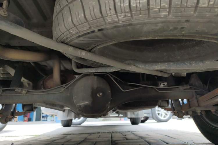 Used Jinbei Hiace X30 2021 1.5L Business-Class Central Air-Conditioned Coach China VI Standard Model SWC15M Chassis Rear