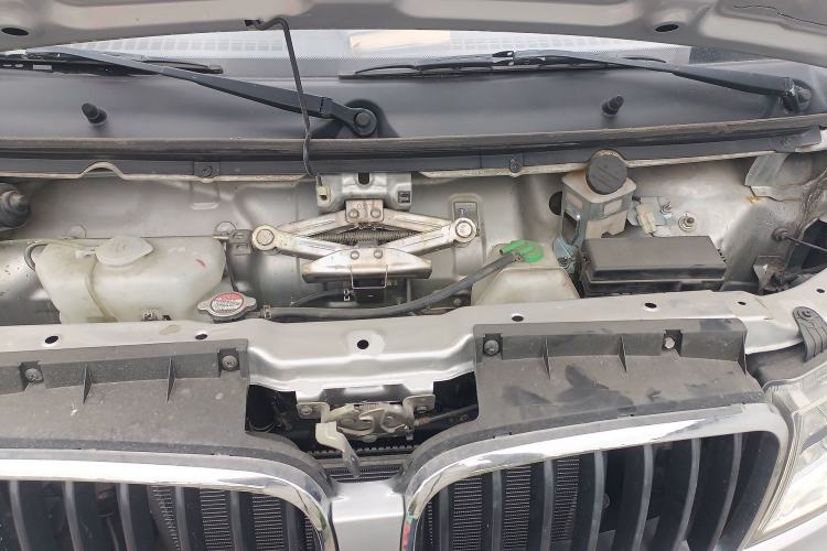 Used Jinbei Hiace X30 2021 1.5L Standard Version Air-Conditioning-Free Bus China VI Emission Standard SWC15M Engine Bay