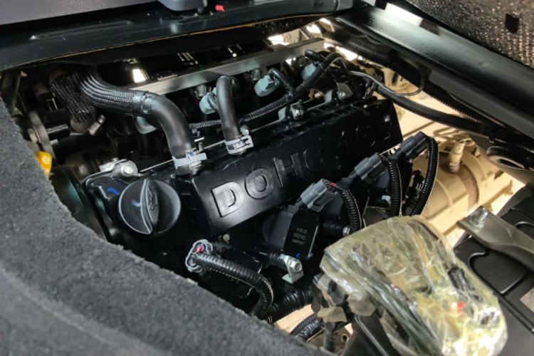 Used Jinbei Hiace X30 2021 1.5L Standard-Grade Central Air-Conditioned Van China VI Emission Standard SWC15M Engine Bay