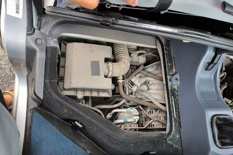 Used Jinbei Hiace X30  Engine Bay Right