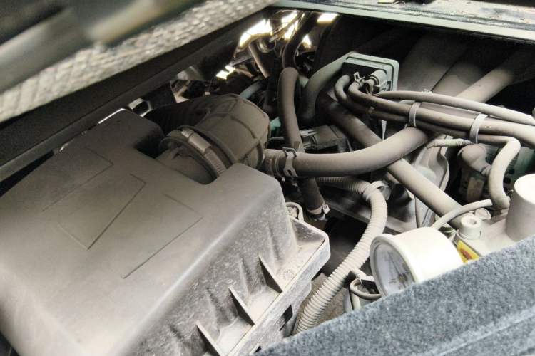 Used Jinbei Hiace X30 2021 1.5L Wealthy Edition Bus China VI Standard SWC15M Engine Bay Right
