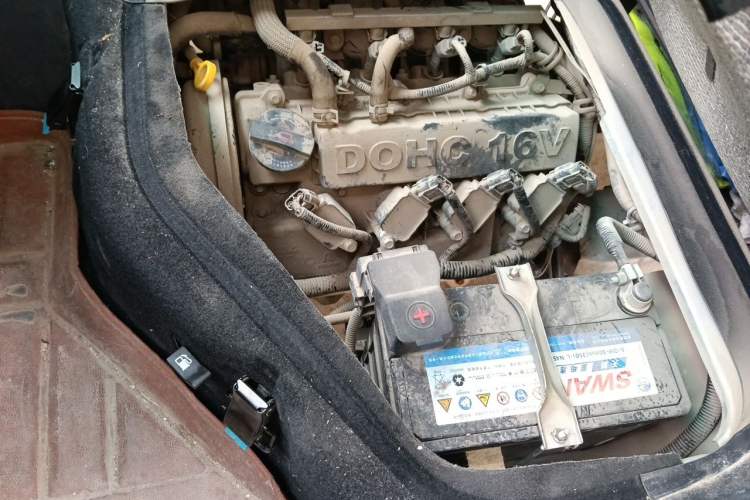 Used Jinbei Hiace X30 2021 1.5L Standard Version Air-Conditioner-Free Van China VI Emission Standard SWC15M Engine Bay Right