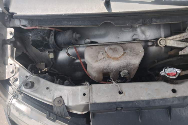 Used Jinbei Hiace X30 2021 1.5L Wealthy Single-Steaming Air-Conditioned Version Bus China VI Standard SWC15M Engine Bay Right