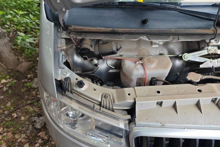 Used Jinbei Hiace X30  Engine Bay Right
