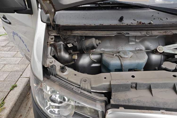 Used Jinbei Hiace X30 2021 1.5L Wealthy Van China VI Standard SWC15M Engine Bay Right